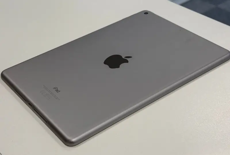 iPad 6 128GB Vesmírně šedá